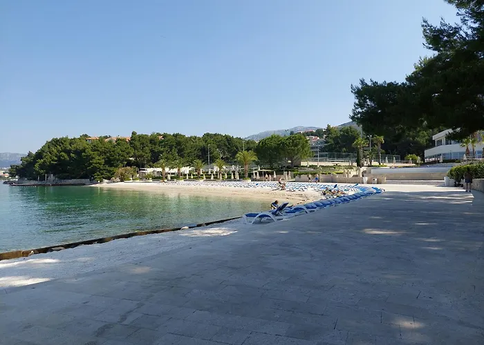 Beach Apartment 2 Minutes On Foot Marija, Cozy Sea View Balcony Garage