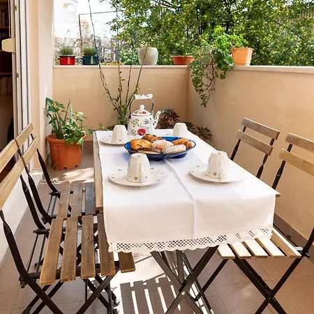 Marija's Seaside Retreat: Cozy Balcony & Garage Apartment Podstrana Exterior photo