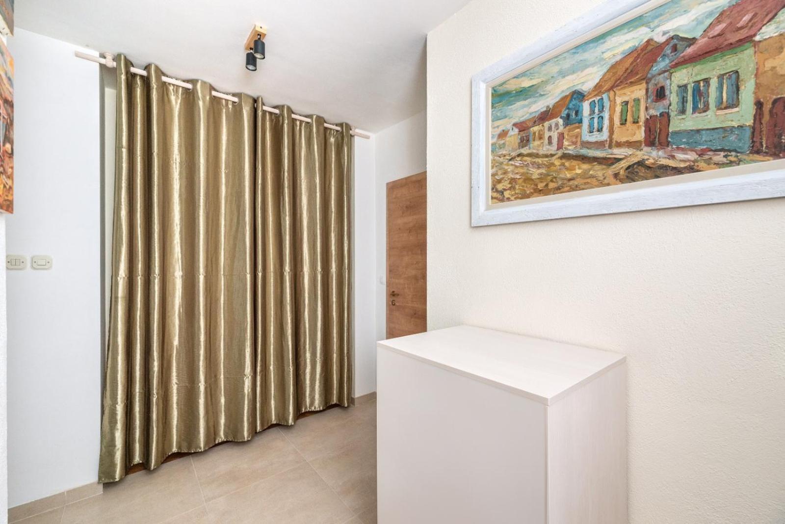 2 Minutes On Foot Marija, Cozy Sea View Balcony Garage * Podstrana